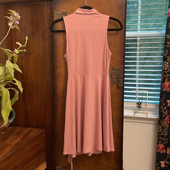 Pink stretchy sleeveless wrap dress with collar size small - Picture 3 of 3